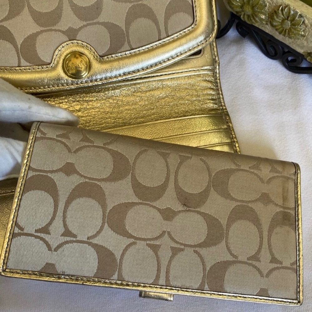 Coach Beige and Gold Wallet - Picture 8 of 10
